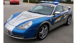 Çekya'da suçluların Ferrari'si polis aracı yapıldı