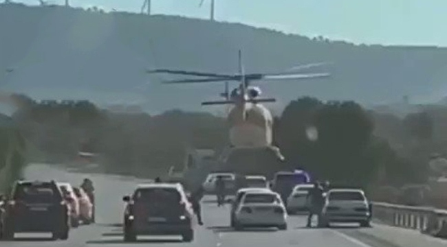 Çeşme'de otoyola helikopter indi