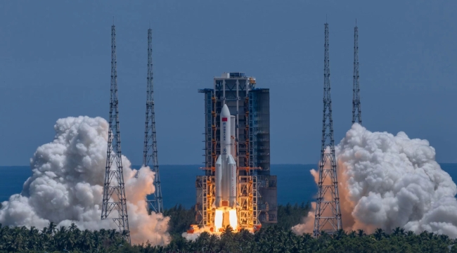 Çin, ilk laboratuvar modülünü uzaya gönderdi