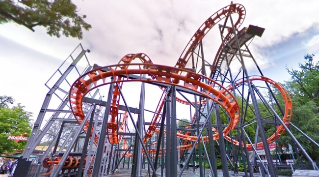 Danimarka'da roller coaster raydan çıktı