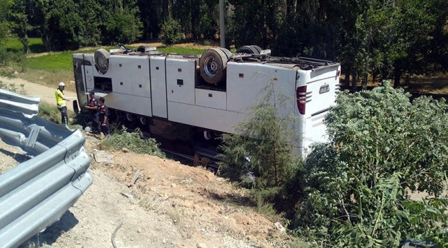 Denizli'de tur otobüsü devrildi: 41 yaralı