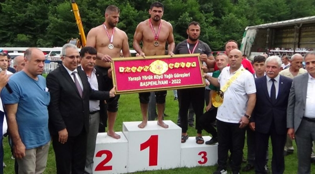 Faruk Akkoyun, Yaraşlıyörük'te başpehlivan oldu