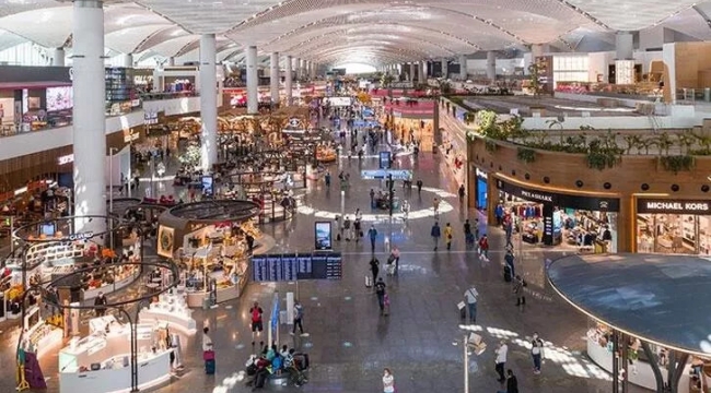 İstanbul Havalimanı'nda yarım litre şişe su 31 TL