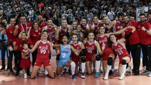 Kadın Voleybol Milli Takımı, Sırbistan'ı 3-0 yendi