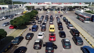 Kapıkule'de rekor: 1 günde 35.887 yolcu girişi
