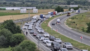 Karabük'te 50 kilometrelik araç kuyruğu