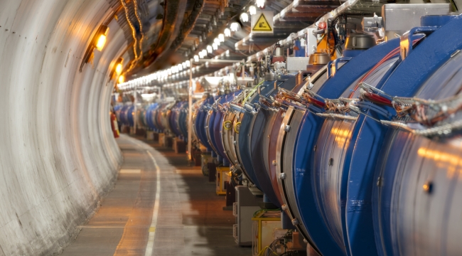 LHC ile 3 yeni parçacık keşfedildi