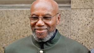 Muhammed Aziz, 40 milyon $ tazminat davası açtı