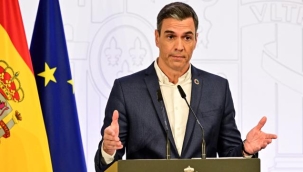 Pedro Sanchez: "Zorunlu olmadıkça kravat takmayın''