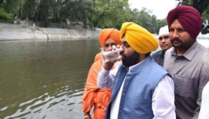 Pencap Başbakanı "temiz su" içti, hastanelik oldu