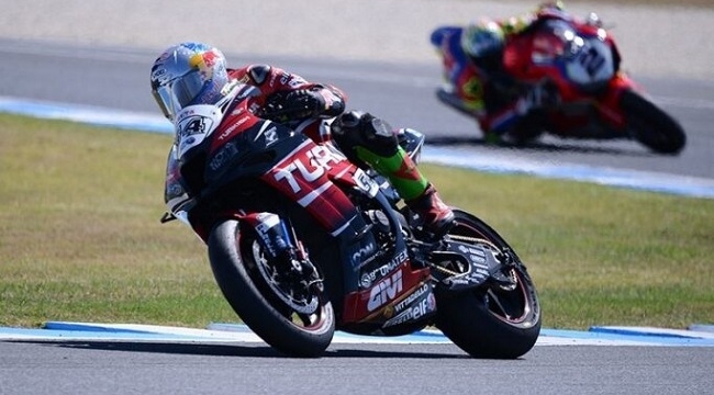 Razgatlıoğlu, Britanya GP'de ilk yarışı kazandı