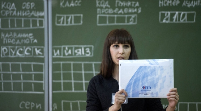 Rusya, Ukrayna'da, kendi eğitim sistemine geçti