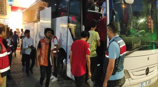 Afganistan uyruklu 227 kaçak sınır dışı edilecek