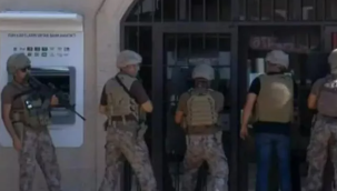 Antalya'da bir banka müdürü şubede rehin alındı