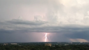 Beyaz Saray yakınlarına yıldırım düştü: 2 ölü