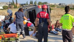 Denizli'de iki minibüs çarpıştı: 14 yaralı