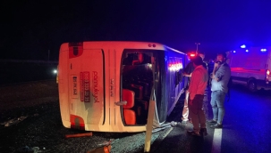 Denizli'de yolcu otobüsü devrildi: 28 yaralı var