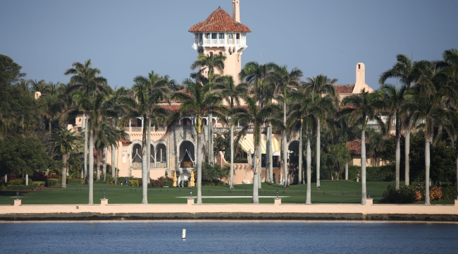 FBI: "Trump'ın evinde 184 gizli belge bulundu"