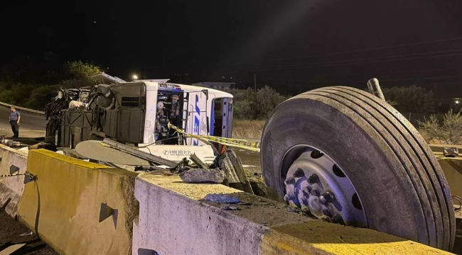 Hatay'da yolcu otobüsü devrildi: 40 yaralı