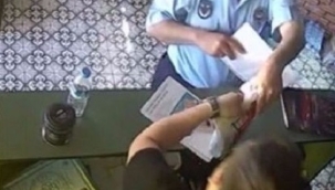 Kadıköy'de rüşvet alan 2 zabıta suçüstü yakalandı