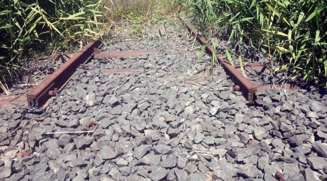 Kırklareli'nde 5 kişi tren raylarını çaldı