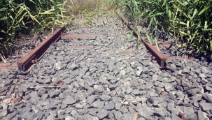 Kırklareli'nde 5 kişi tren raylarını çaldı