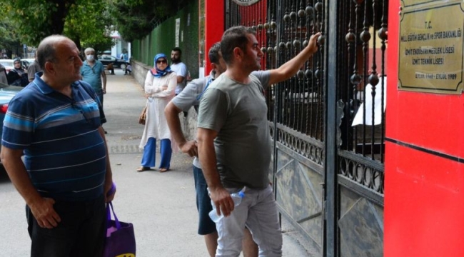 Kocaeli'de sınava geç kalan aday KPSS'ye giremedi