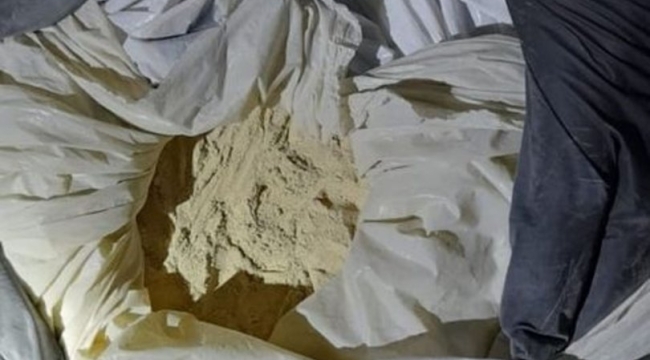 Konya'da bir araçta 8 kilo 220 gram eroin bulundu