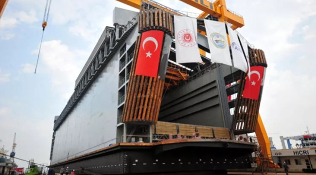 MSB: 3 bin tonluk denizaltı havuzu, suya indirildi