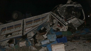 Muğla'da kamyonla otomobil çarpıştı: 4 ölü