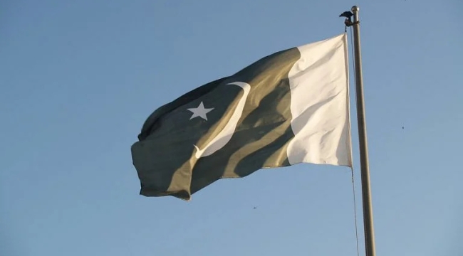 Pakistan'da milletvekiline silahlı saldırı: 4 ölü