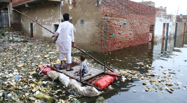 Pakistan'da su taşkınları nedeniyle 937 kişi öldü