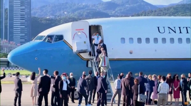 Pelosi "gerilimli" Tayvan ziyaretini tamamladı