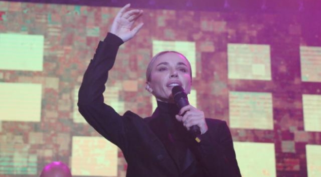 Şarkıcı Gülşen tutuklandı