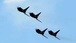 Tayvan çevresinde Çin'e ait 51 savaş uçağı görüldü