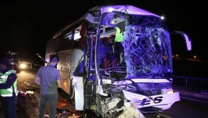 Uşak'ta otobüs kazası: 1 ölü, 43 yaralı var