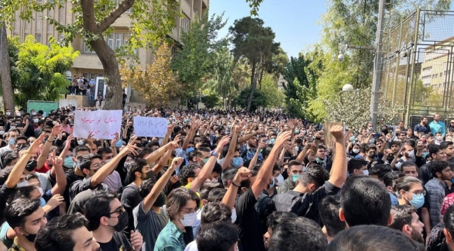 Amini'nin ölümü: Protestolarda en az 2 kişi öldü