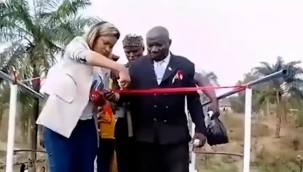 D. Kongo: Köprünün açılması ile çökmesi bir oldu