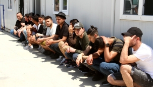 Fethiye açıklarında 25 kaçak yakalandı