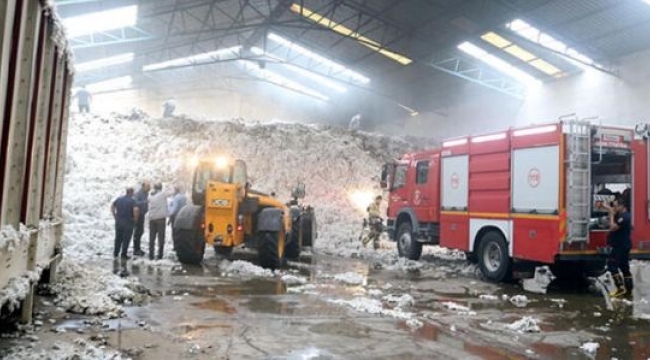 Gaziantep'te pamuk fabrikası yandı: 1 ölü 9 yaralı