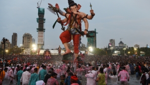 Hindistan'da 10 günlük dini festivalde 19 kişi öldü