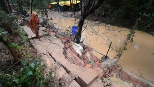 Hindistan'daki aşırı yağışlarda 2 ev çöktü: 12 ölü