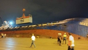 İskenderun'da konteyner gemisi battı