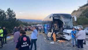 Kastamonu'da otobüs ile traktör çarpıştı: 1 ölü