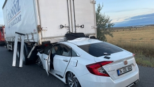 Konya'da otomobil kamyona çarptı: 1 ölü, 3 yaralı