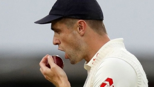 Krikette topa tükürme yasağı kalıcı hale getirildi