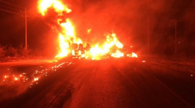 Meksika'da otobüs ve kamyon çarpıştı: 20 kişi öldü