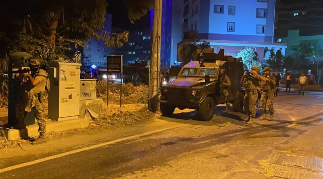 Mersin'de polisevine silahlı saldırı: 1 polis memuru şehit oldu