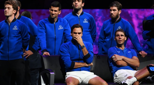 Roger Federer kariyerini gözyaşlarıyla noktaladı