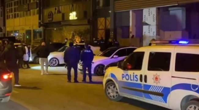 Sakarya'da AVM önünde silahlı kavga: 1 ölü